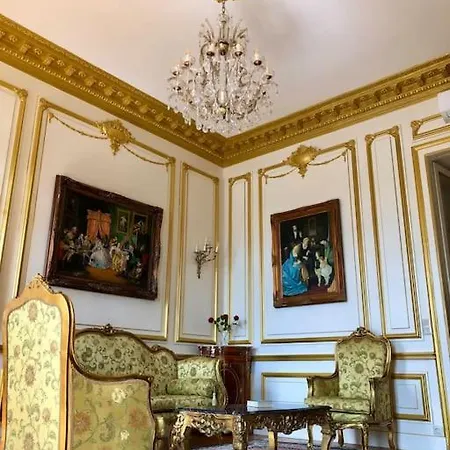 Apartamento Baroque Danube Panorama Red