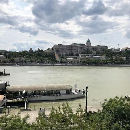 Baroque Danube Panorama Red Budapeszt